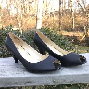 Mossimo Black peep toe heels